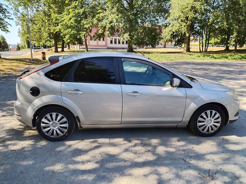 Ford Focus (2008) s bohatým příslušenstvím - fotka 6 z 13