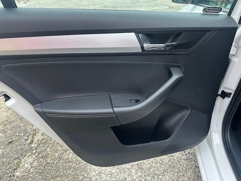 Škoda Rapid 1.4 TSI DSG/1MAJ/CZ/DPH/Výhřev - fotka 13 z 37