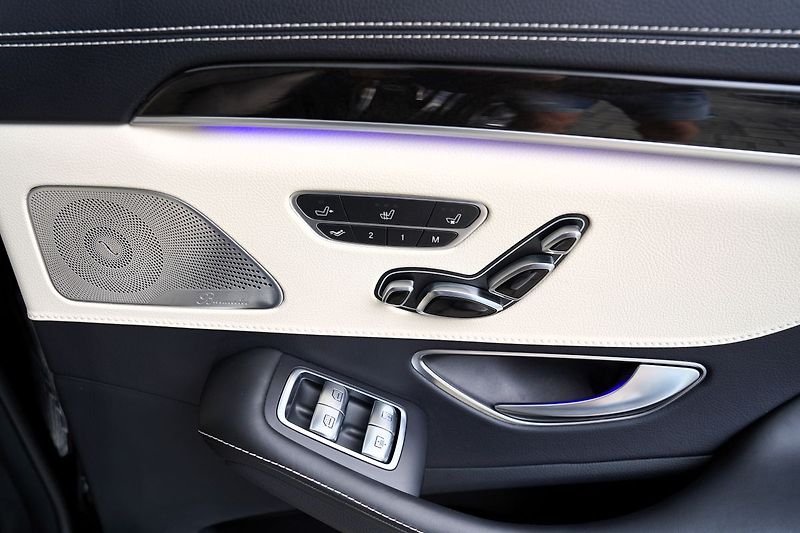 Mercedes-Benz Třídy S S 350d Long 4matic AMG TV - fotka 20 z 50
