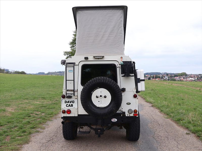 Land Rover Defender 2,5 110 Hard Top - fotka 14 z 40