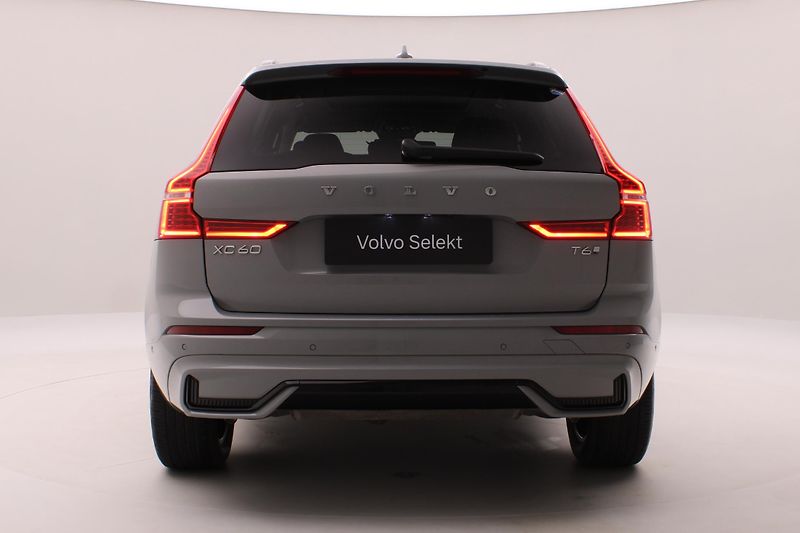 Volvo XC60 T6 AWD PLUG-IN PLUS DARK - fotka 11 z 54