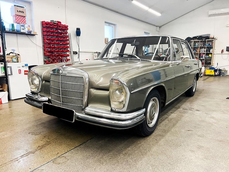 Mercedes-Benz Ostatní 250 SE 2.5 benzín 110kW - fotka 3 z 15
