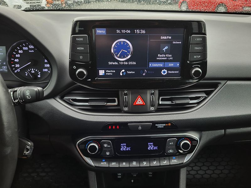 Hyundai i30 WG 1.5 T-GDI 118kW SMART *ČR - fotka 14 z 44
