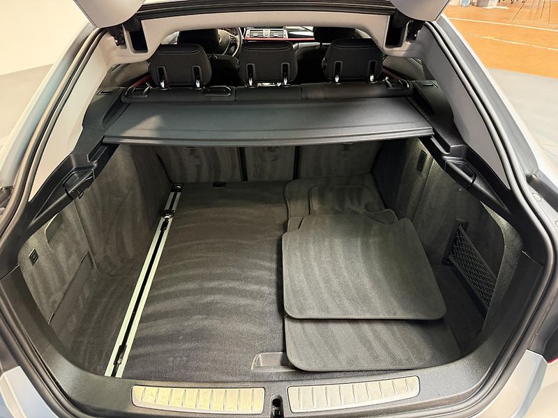 BMW Řada 3 2.0 320d xDrive SPORT LINE Gra - fotka 12 z 14