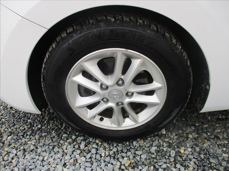 Hyundai i30 1,6 i 16v, klima,s.kn. Zamluve - fotka 24 z 34