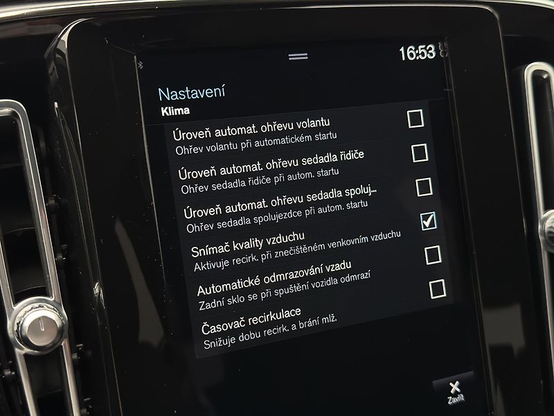 Volvo XC40 T3 MOMENTUM CZ REZERVACE - fotka 41 z 47