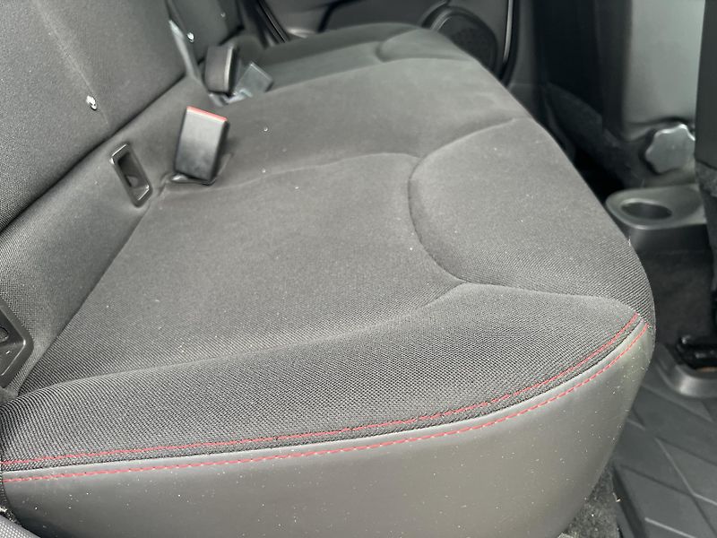 Renault Clio 1.2i 16v NAVI KLIMA PŮVOD ČR - fotka 27 z 39