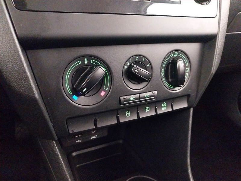 Škoda Rapid (2015) Spaceback 1.2 TSI, Serv.kniha - fotka 13 z 16