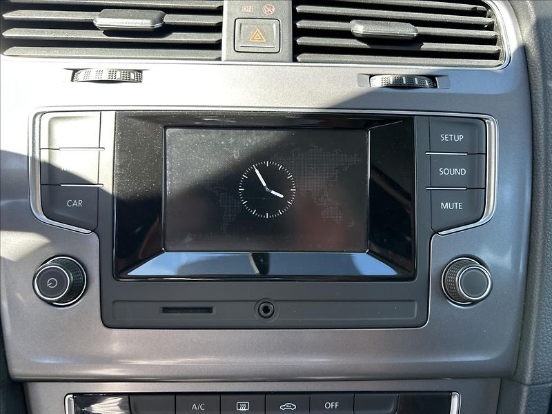 Volkswagen Golf 1,2 TSi  P+Z Senzory,Klimatiza - fotka 20 z 43