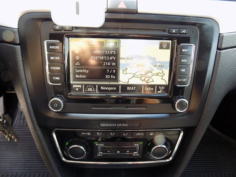 Škoda Superb 1,6 TDI 77 KW NAVI, TEMP - fotka 25 z 34
