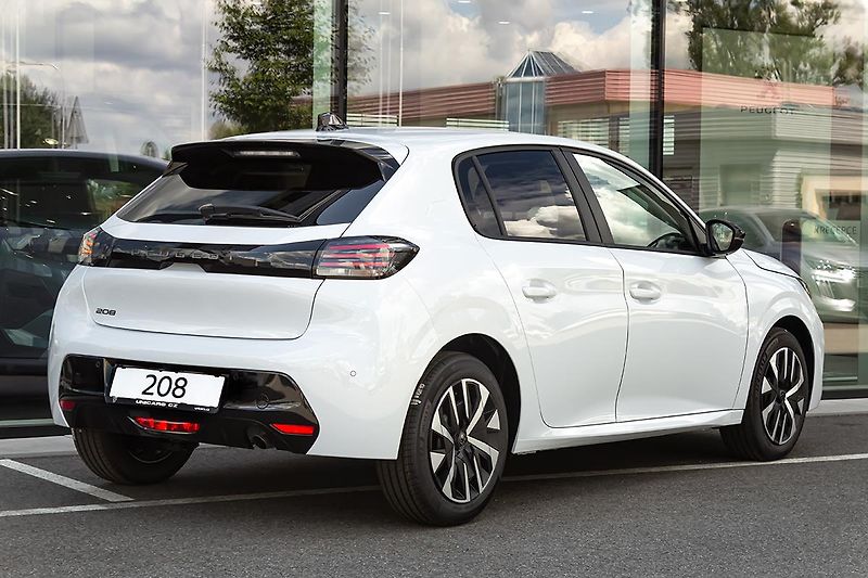 Peugeot 208 (2026) 1,2 BUSINESS PureTech 100 S&S - fotka 5 z 19