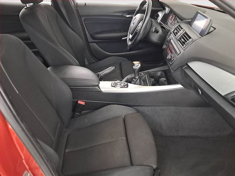 BMW Řada 1 (2013) 120d xDrive, 4X4, Navi - fotka 9 z 21