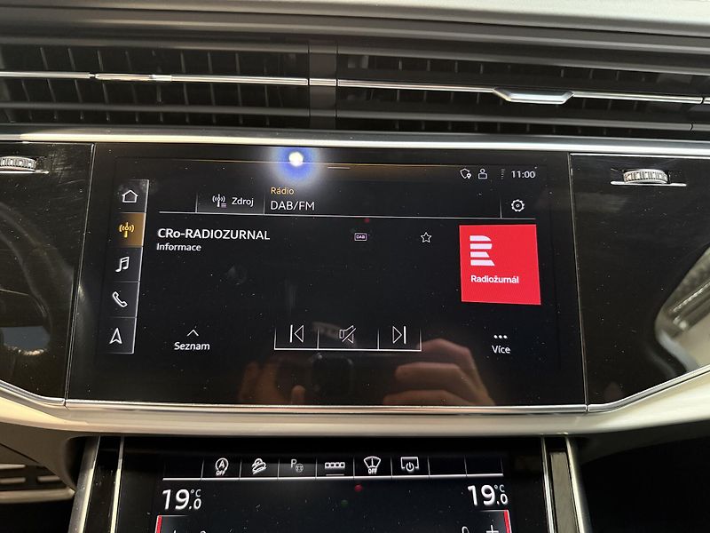 Audi Q7 3.0 55 TFSI quattro tiptronic - fotka 7 z 21