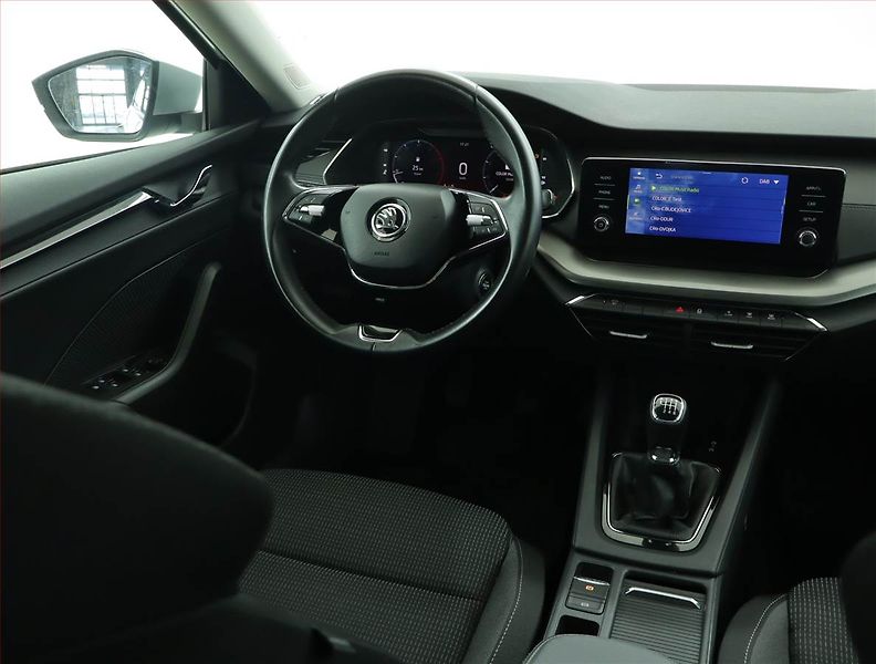 Škoda Octavia (2023) Ambition 2.0 TDI, ČR,1.maj - fotka 7 z 15
