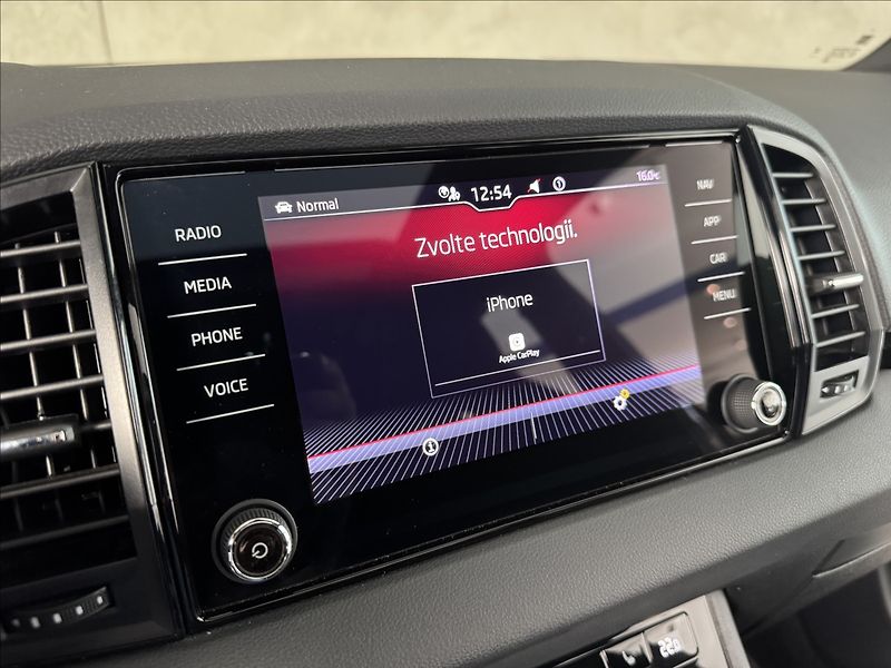 Škoda Karoq 2,0 TDi  DSG Sportline Virtual - fotka 41 z 49