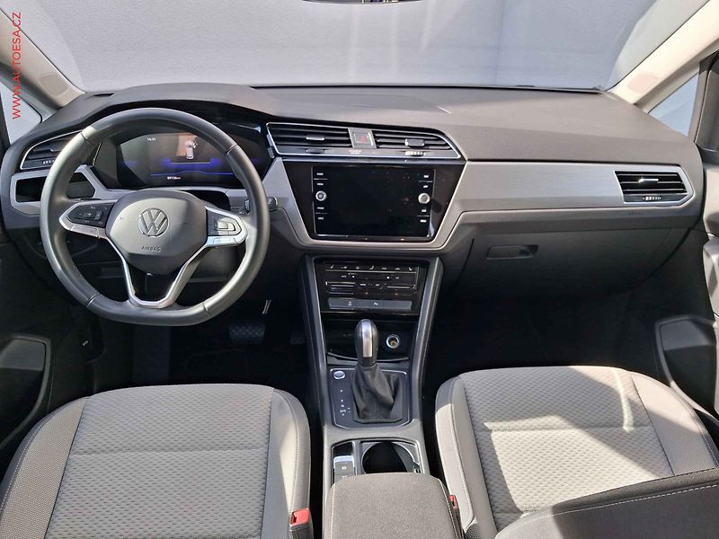 Volkswagen Touran (2024) 2.0 TDi, 2.maj,ČR, DSG, LED - fotka 8 z 20