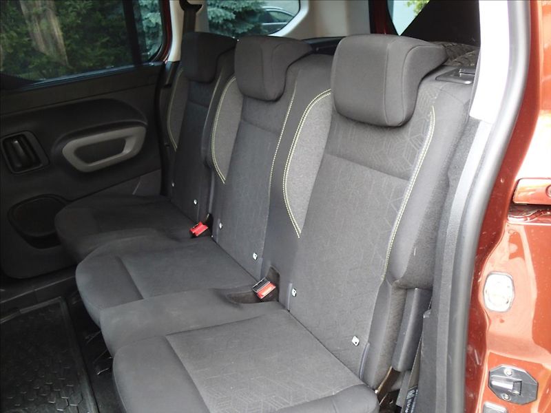 Peugeot Rifter 1,5 HDi, Active, ČR 2. Maj - fotka 28 z 35
