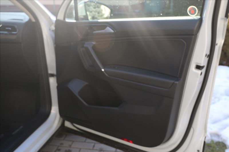 Volkswagen Tiguan Allspace 2,0 Tsi, 4motion, 7míst - fotka 24 z 44