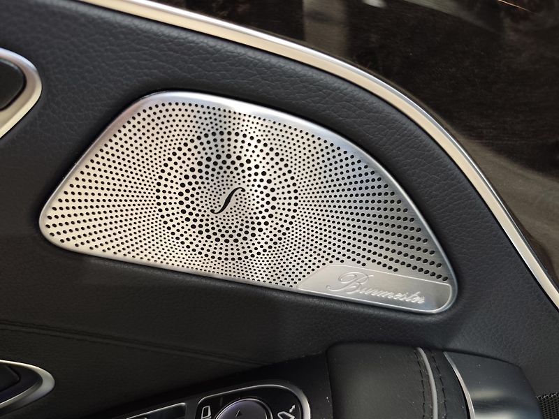 Mercedes-Benz Třídy S (2016) S 500 335kW 4MATIC ČR - fotka 16 z 25