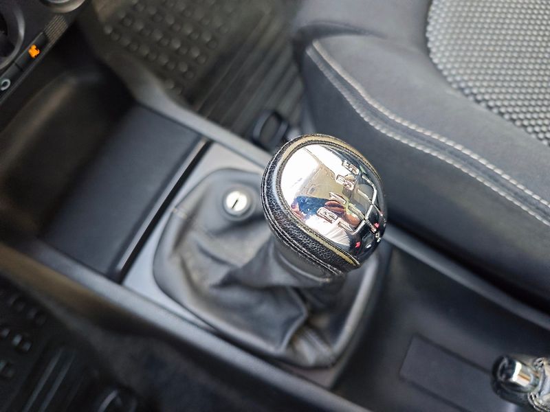 Škoda Fabia (2007) 1.2 HTP Elegance nové ČR 1.maj - fotka 22 z 32