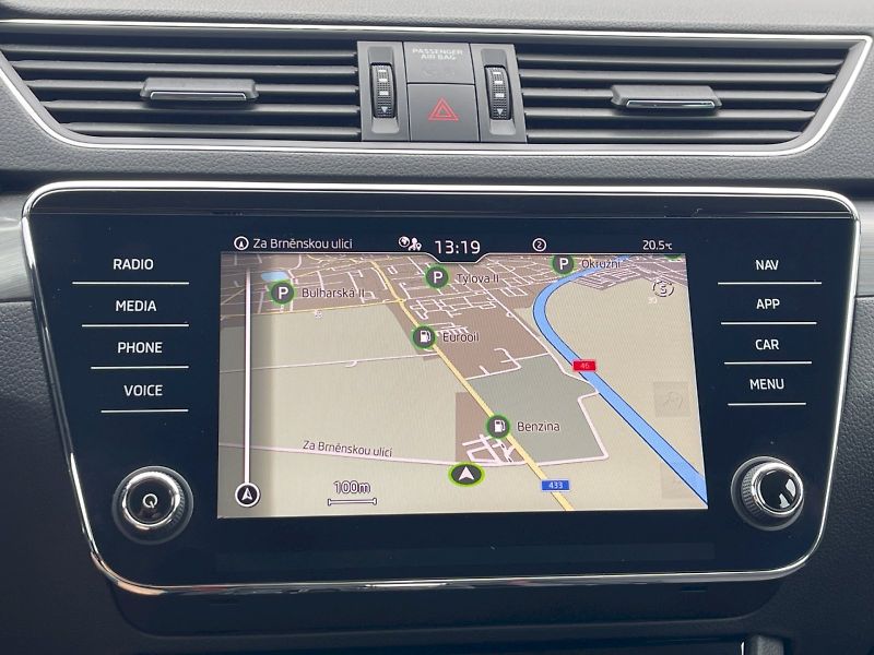 Škoda Superb (2022) 2.0 TDI 110kW DSG Style Plus c - fotka 14 z 34