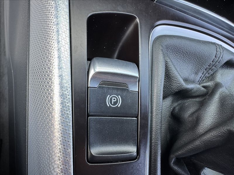 Audi A4 2,0 TDI 105kW AVANT - fotka 35 z 50