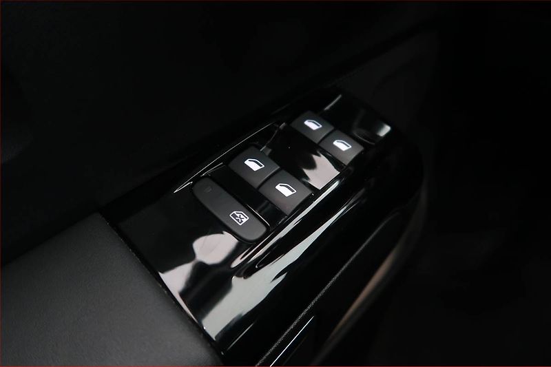 Citroën C3 (2024) Shine 1.2 PureTech, Serv.kniha - fotka 16 z 17