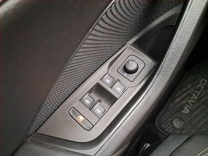 Škoda Octavia (2023) Ambition 2.0 TDI, ČR,1.maj - fotka 19 z 19