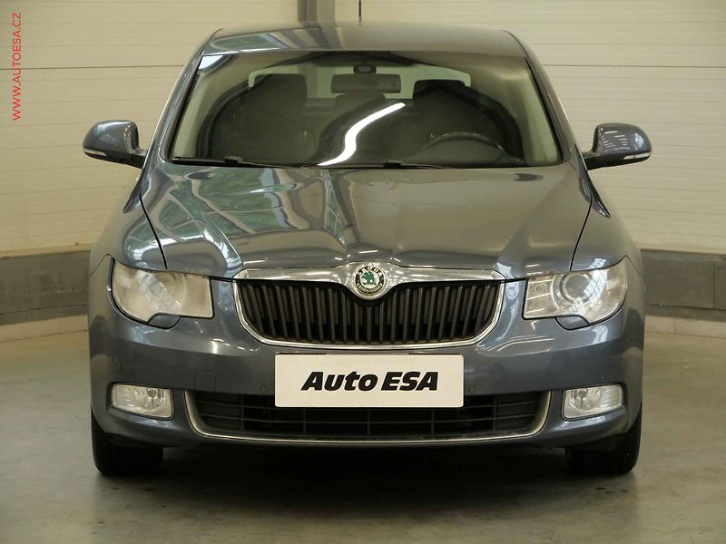 Škoda Superb (2009) 2.0 TDi, ČR, Xenon, AC - fotka 2 z 23