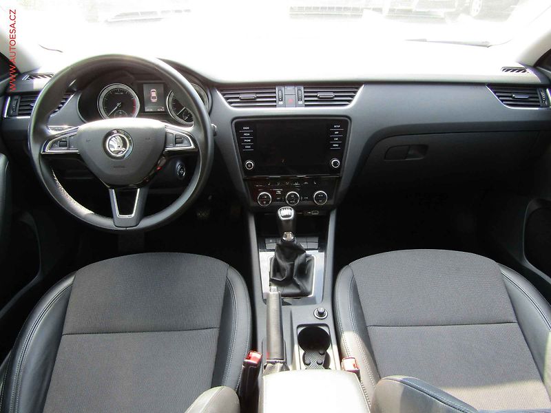 Škoda Octavia (2019) 1.5 TSi, ČR, Style, LED, navi - fotka 8 z 16