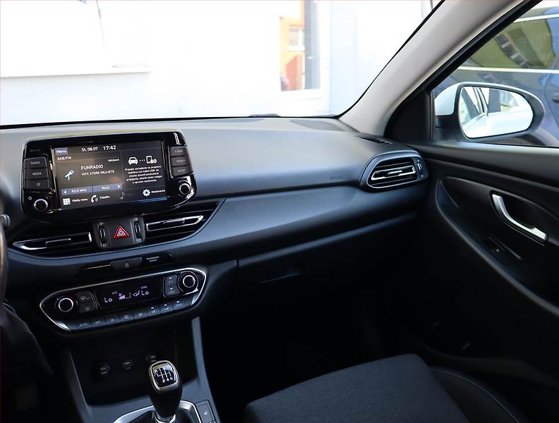 Hyundai i30 (2021) Family Comfort 1.5 T-GDI MHEV - fotka 8 z 17