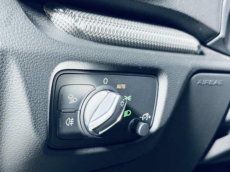 Audi A3 (2019) SPORTBACK*110kw*35TDI* - fotka 17 z 33