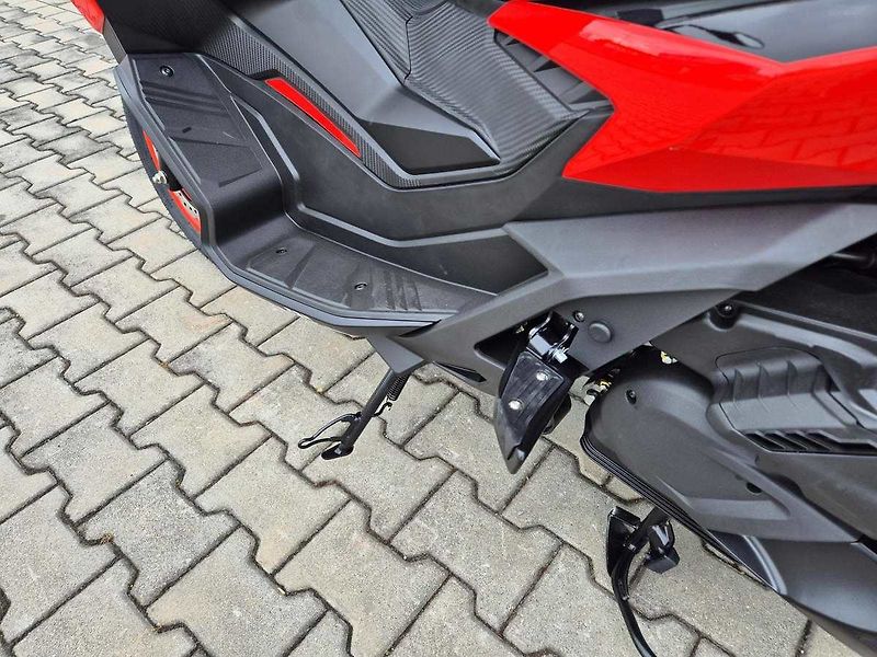 Aprilia SR GT 125 (2026) SPORT - AKČNÍ CENA - fotka 34 z 62