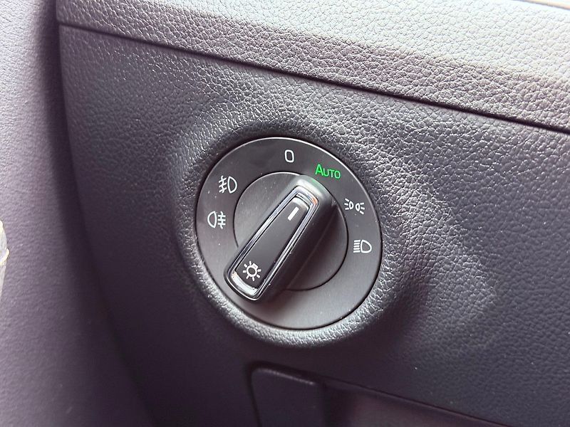 Škoda Superb 2.0 TDi DSG Style, Keyless - fotka 26 z 30