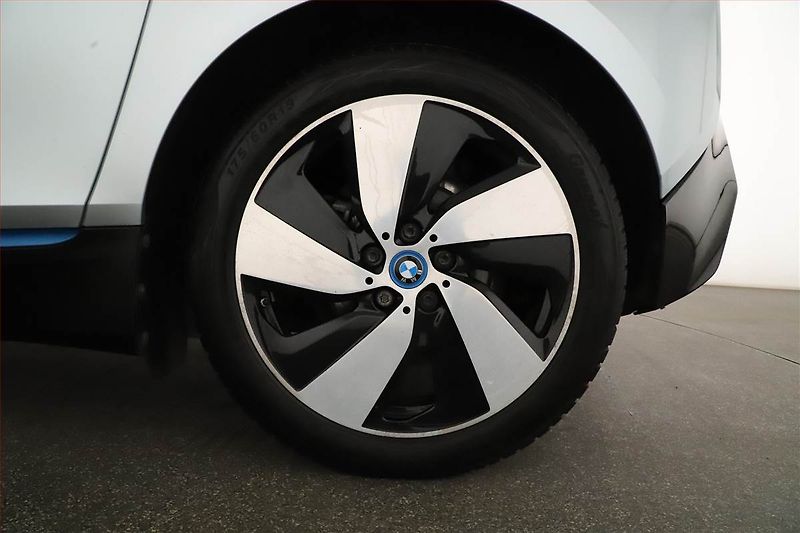 BMW i3 (2015) 60Ah BEV, SoH 82%, Automat - fotka 21 z 21