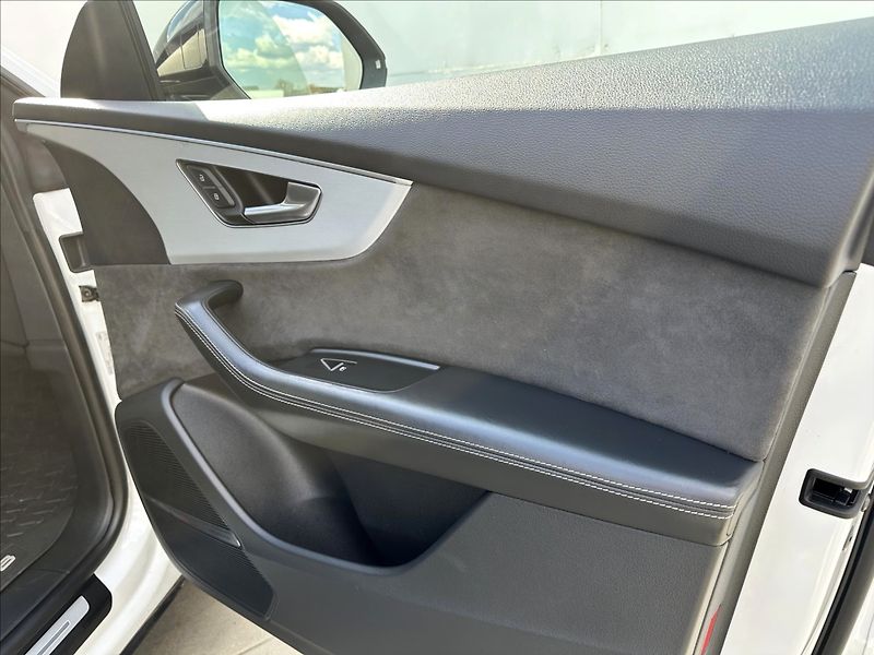Audi SQ8 4,0 TDi QUATTRO KAMERA 1MAJ ČR - fotka 27 z 48
