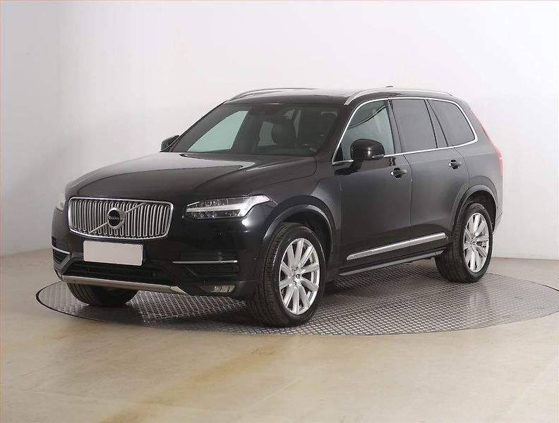 Volvo XC90 (2015) D4 - fotka 2 z 23