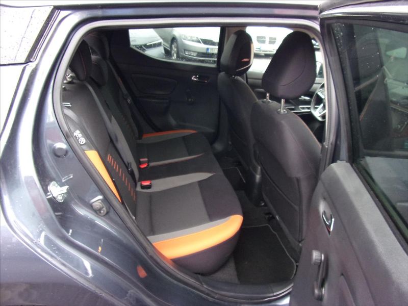 Nissan Micra 0,9 IG-T Acent 66kW odp.DPH - fotka 12 z 26