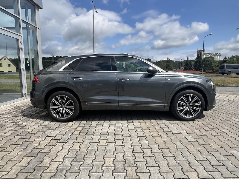 Audi Q8 (2020) 3.0TDI, quattro, S line - fotka 6 z 37