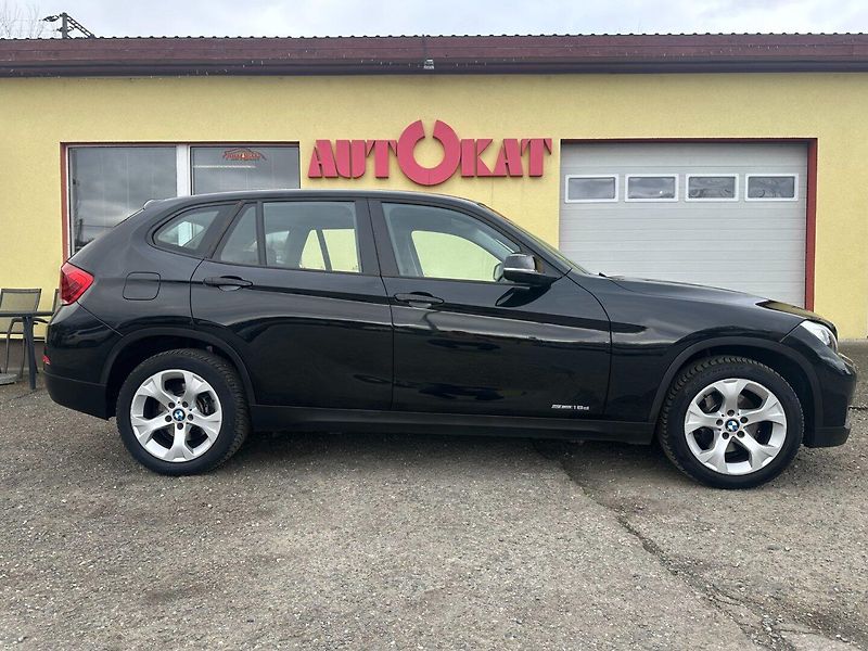 BMW X1 2.0D SDrive/Automat/95tisKM - fotka 2 z 27