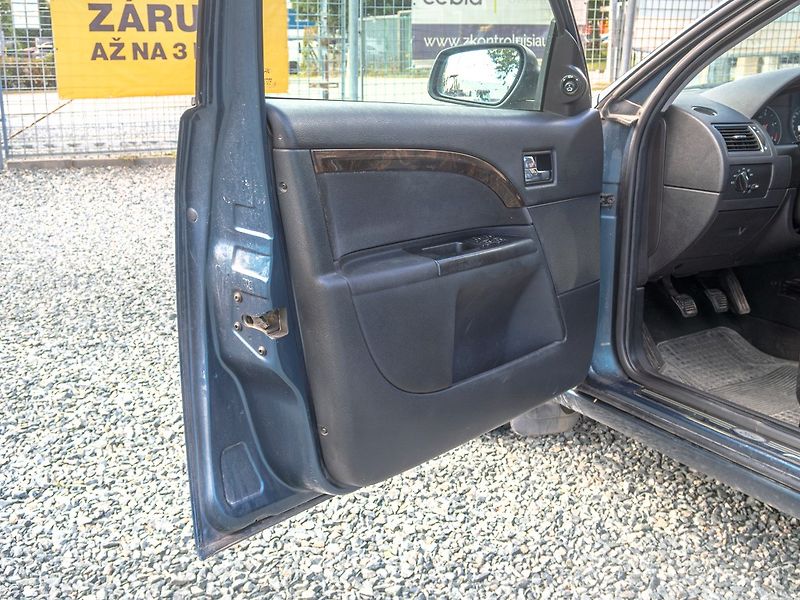 Ford Mondeo (2005) 2.2D 114KW – TITANIUM PLUS - fotka 10 z 47