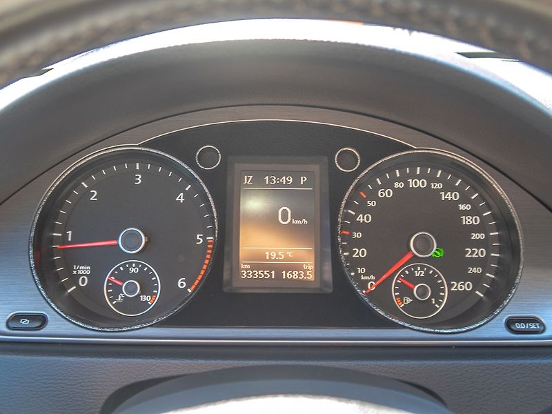 Volkswagen Passat (2012) 2.0TDI 103KW CR DSG – NAVI - fotka 23 z 52