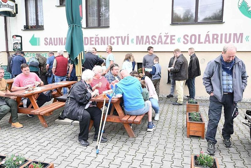 Na oblíbenou vyjížďku veteránů Po pašeráckých stezkách vyrazili řidiči se svými skvosty navzdory nepřízni počasí.