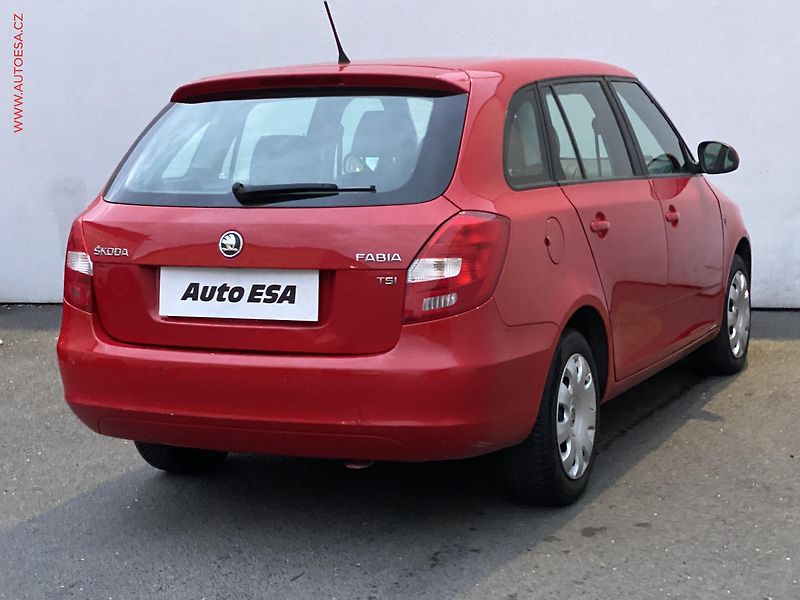 Škoda Fabia (2014) 1.2 TSI, AC, výhřev sed - fotka 4 z 16