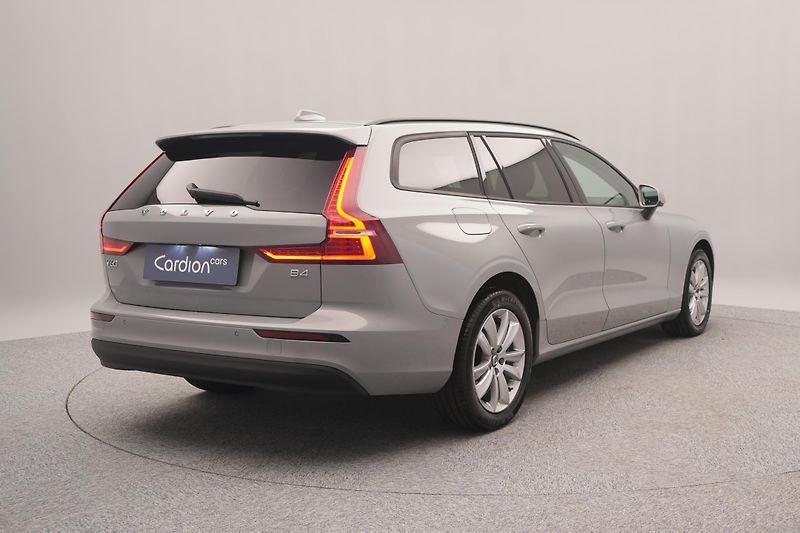 Volvo V60 (2026) B4 AUT CORE - fotka 13 z 22