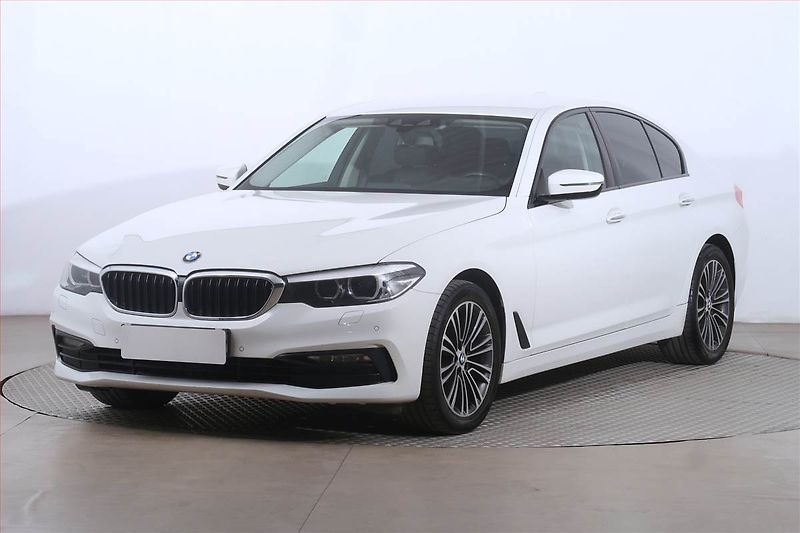 BMW Řada 5 (2017) 520d, Serv.kniha, Kůže, Navi - fotka 2 z 23