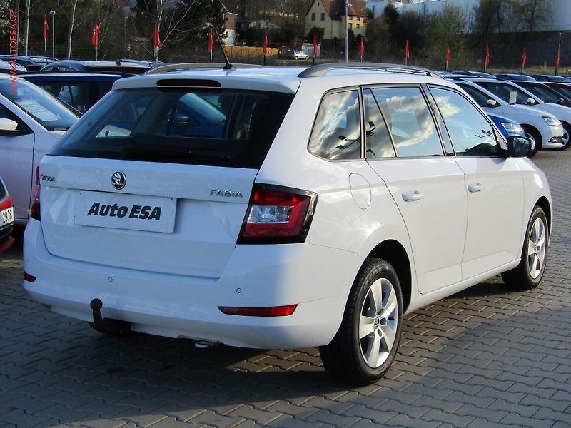 Škoda Fabia (2019) 1.0TSI, ČR, Ambition, TZ - fotka 6 z 17