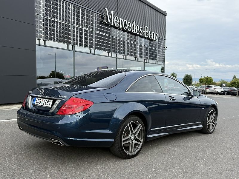 Mercedes-Benz CL (2010) 500 4MATIC - fotka 9 z 44
