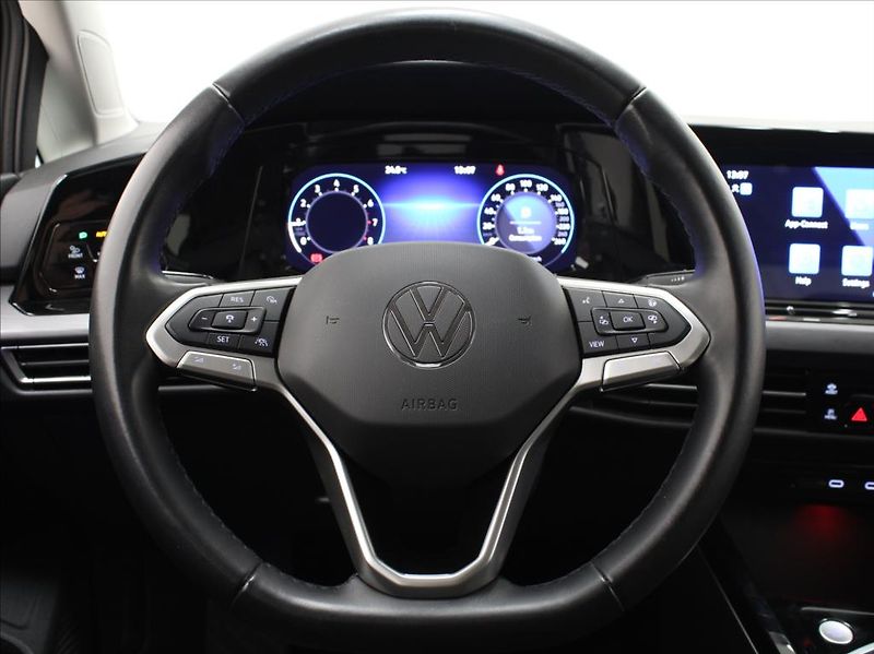 Volkswagen Golf 1,5 TSi 110kW Style 45tkm. ČR - fotka 9 z 24
