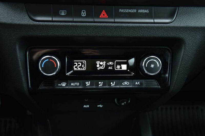 Škoda Fabia 1.4 TDI 66kW DSG AMBITION ČR - fotka 20 z 23